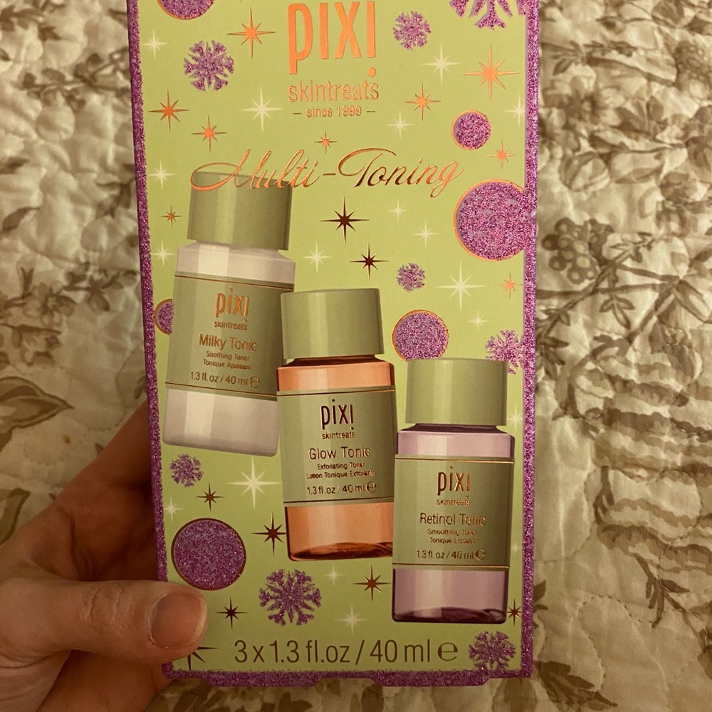 Pixi gift set! Includes 3 tonics 40ml each. New!!